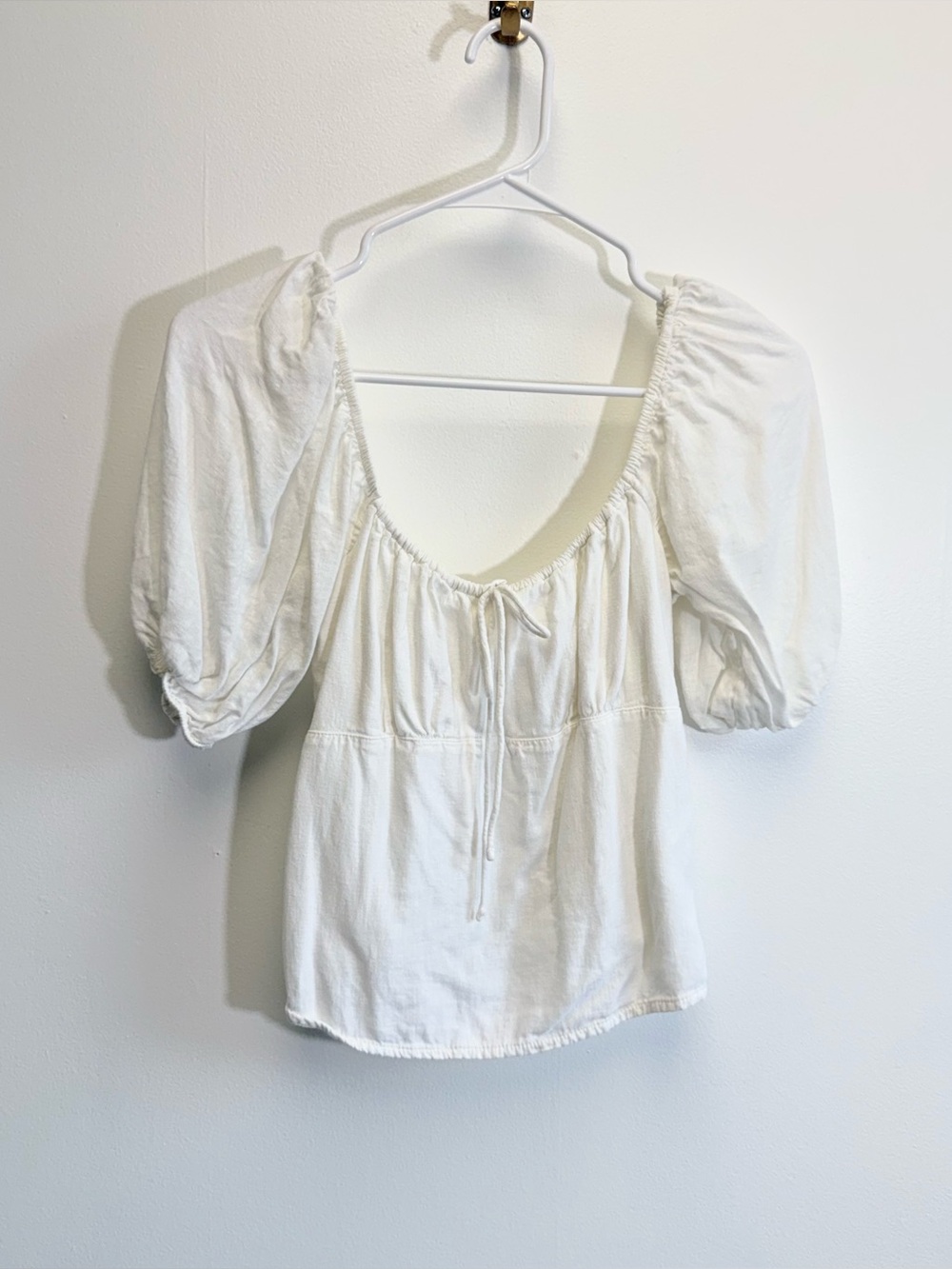 Abercrombie & Fitch White Puff Sleeve Bow Tie Front Smocked Peasant Top Small